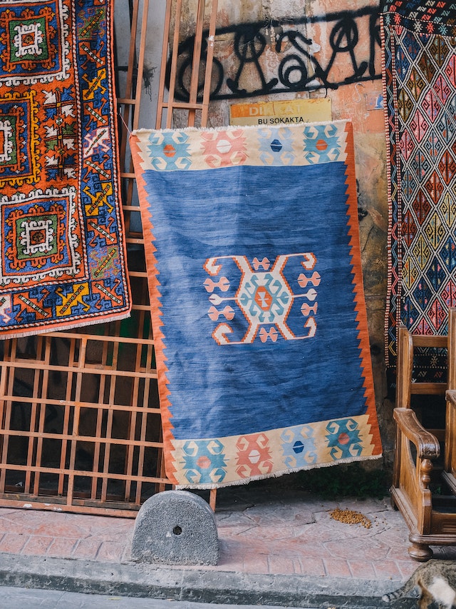 Uses of Western trading blankets